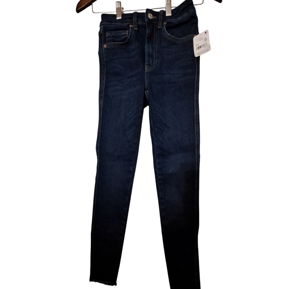FREE PEOPLE SKINNY JEANS WITH RAW HEM SIZE 24